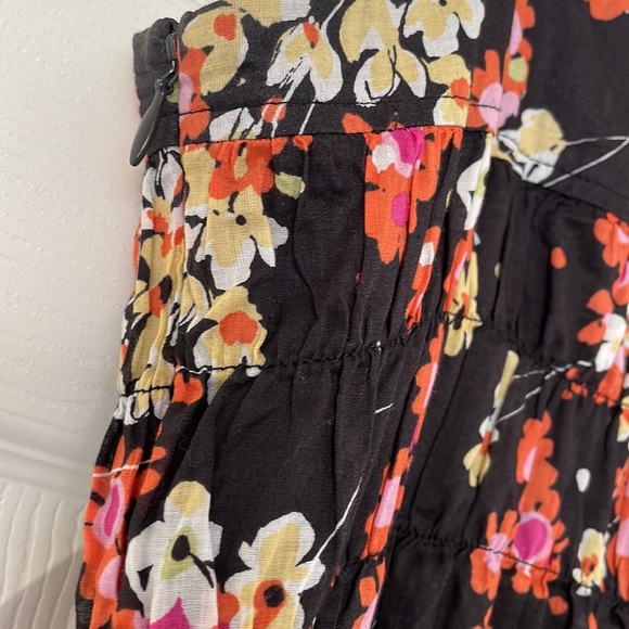The GAP DRESS Floral print size 10 lined. Sleeveless zipper on side Elastic TOP - Picture 4 of 7